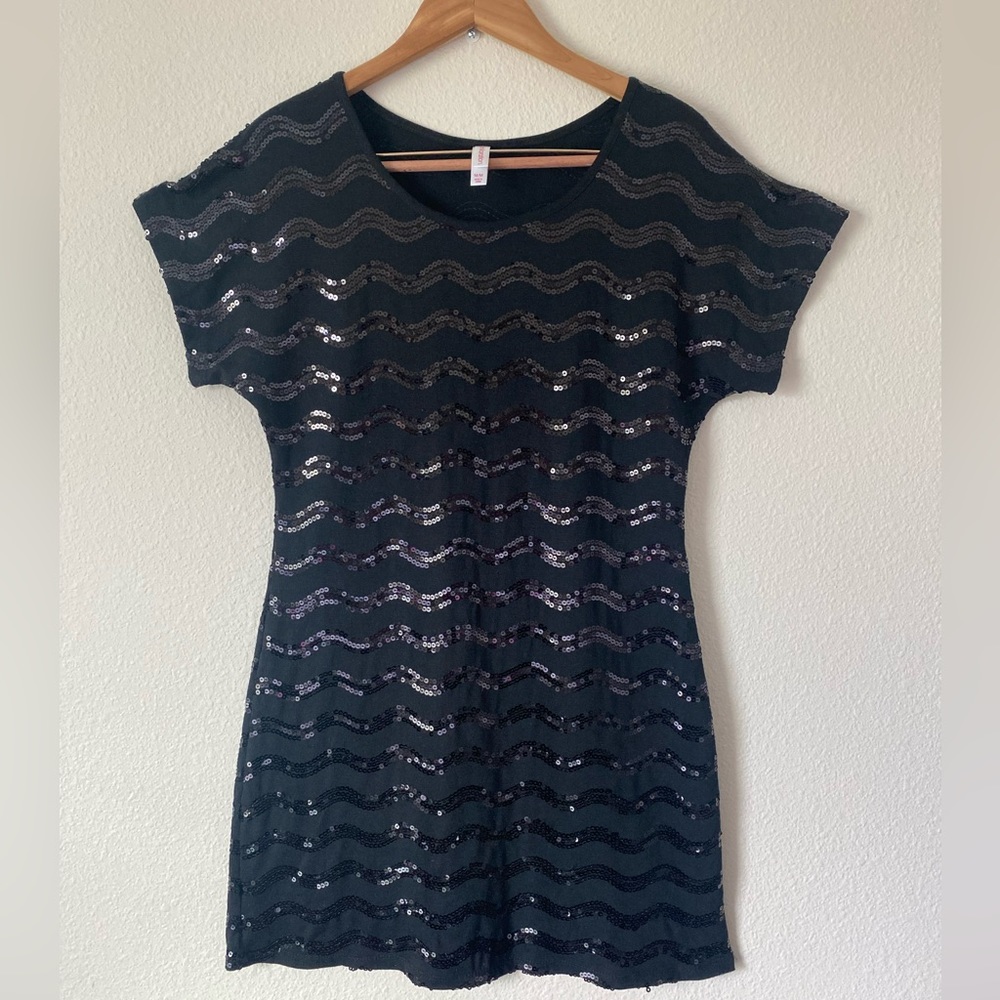 Xhilararion Women’s Short Sleeve Little Black Sequence Mini Dress Size Medium